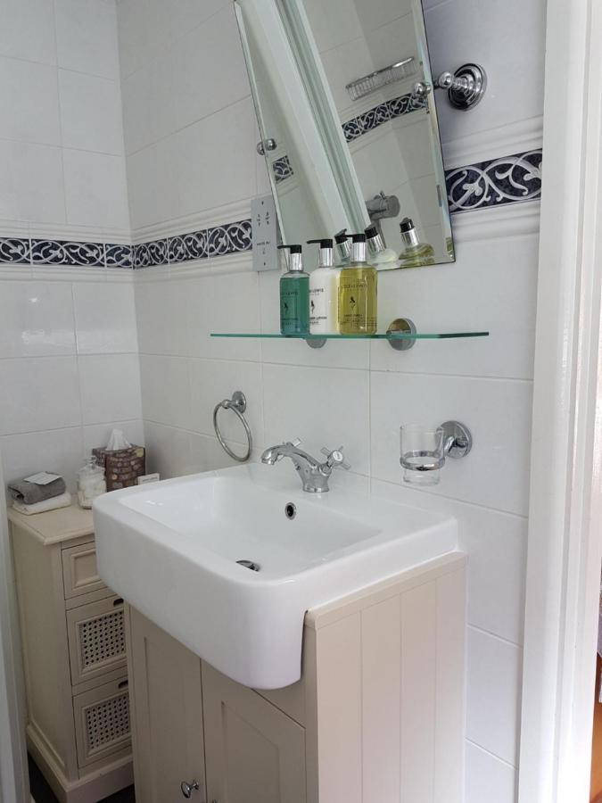 Guest house Dolphin 4*