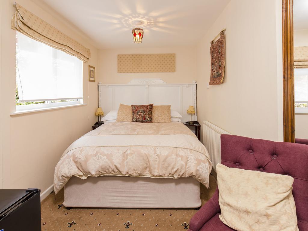Dolphin Guest house Looe