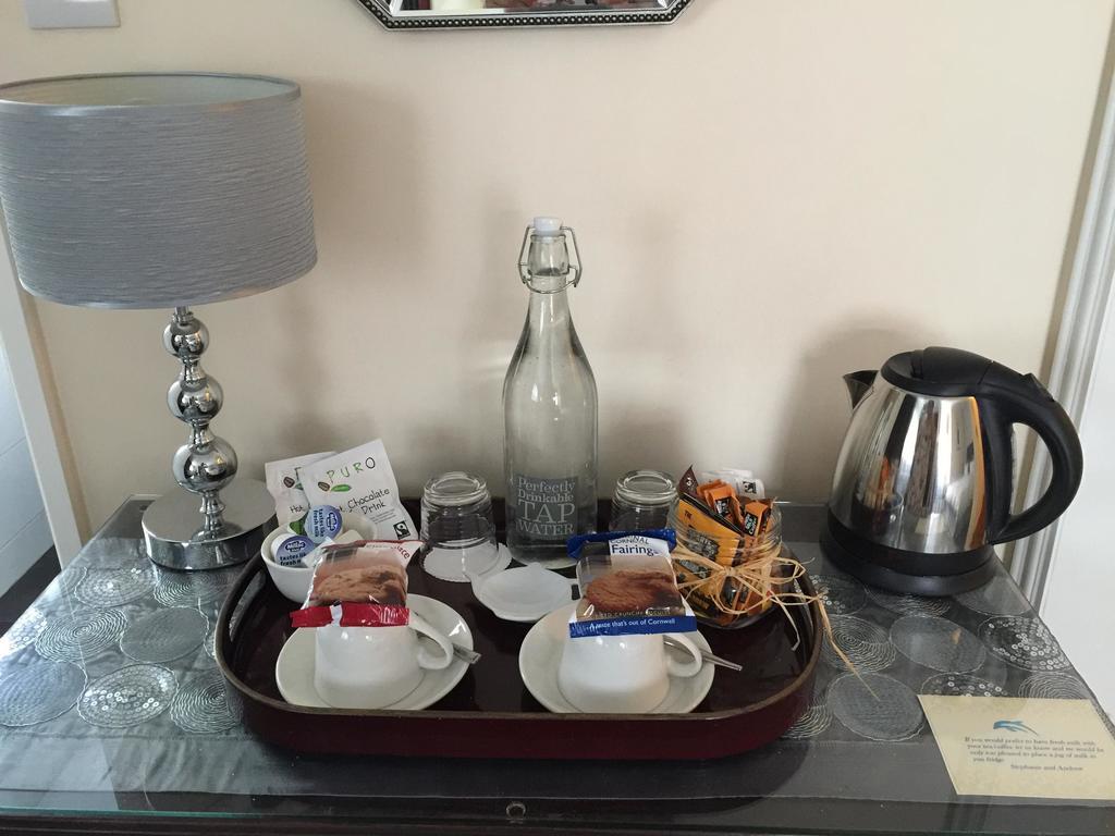 Dolphin Guest house 4*