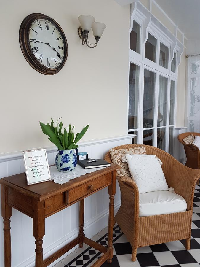 Dolphin Guest house Looe